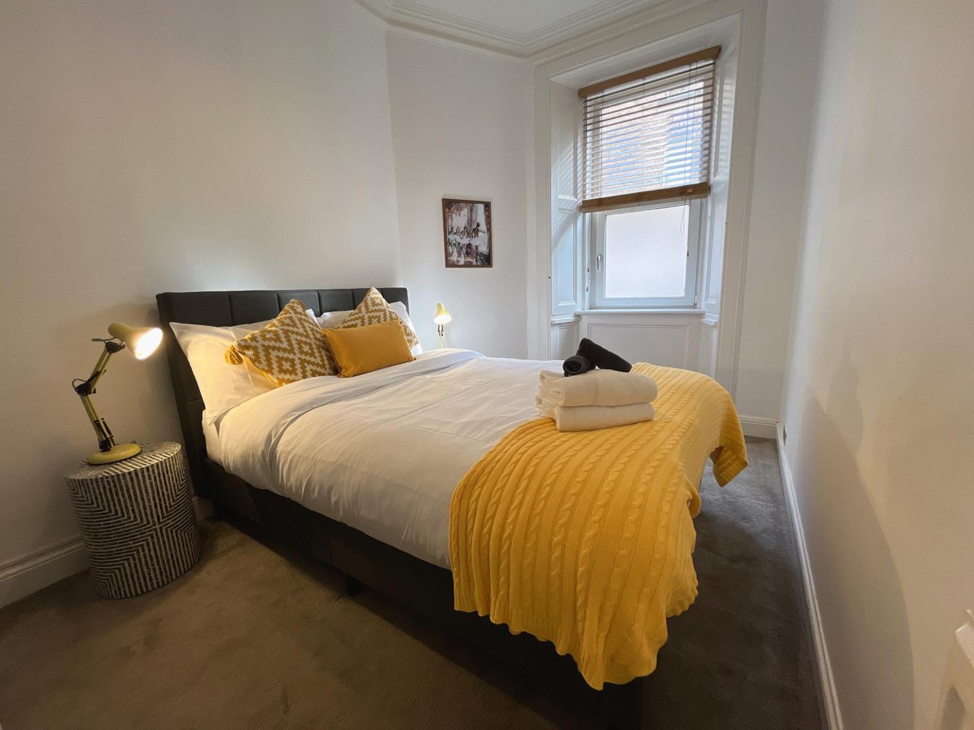 Lovely Two Bedrooms — Photos 1